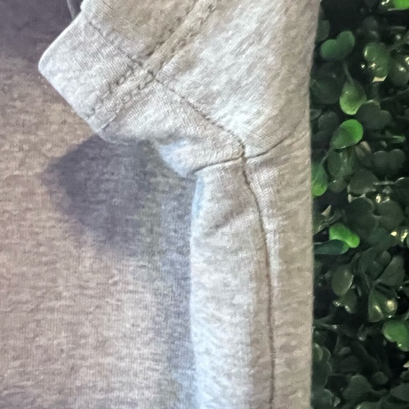 UNDER ARMOR WOMENS ATHLETIC SHIRT - Picture 5 of 6